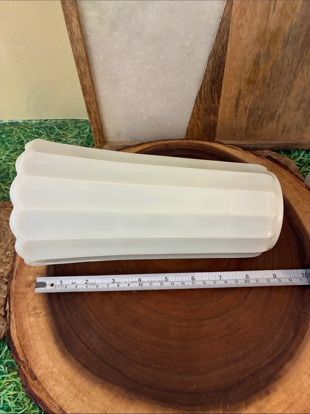 Vintage Milkglass Vase, nice weight, EUC - Picture 10 of 11